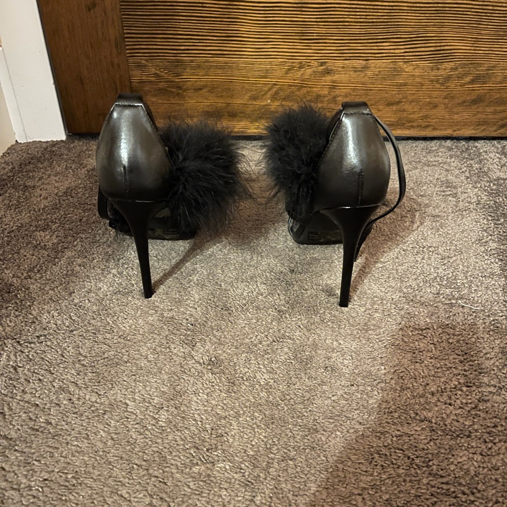 Black feathered heels - Picture 4 of 5